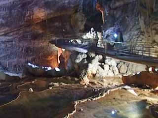  لبنان:  
 
 Jeita Grotto